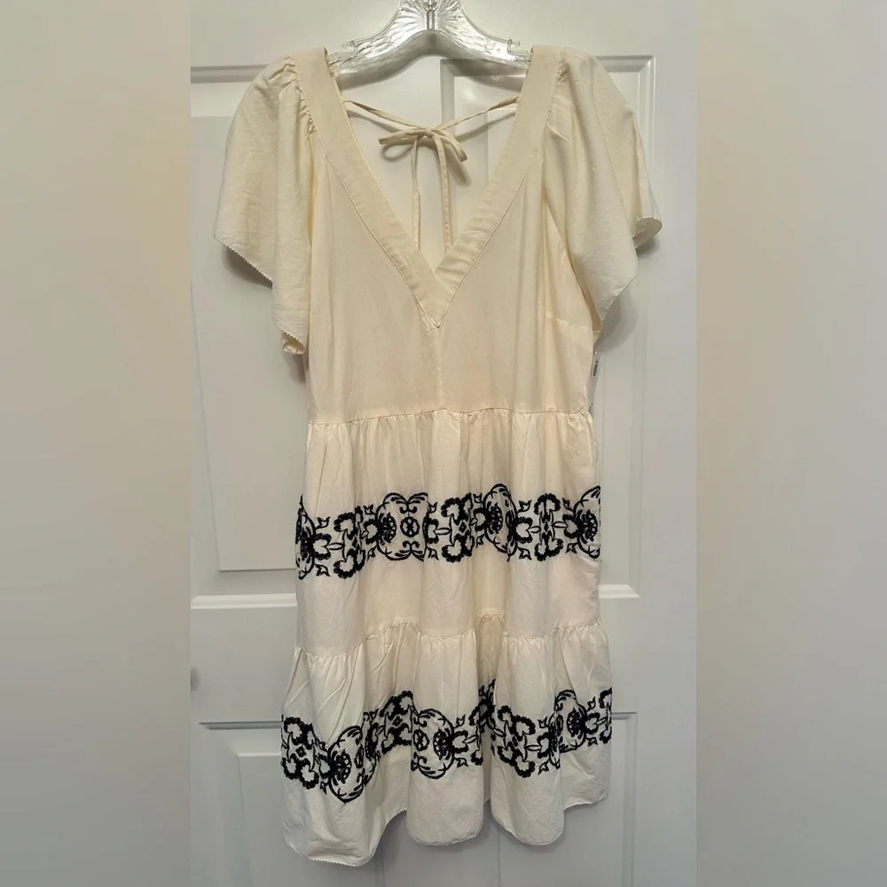 NWT Cream Embroidered Tiered Dress Size M Easter Spring Boho - Picture 9 of 9